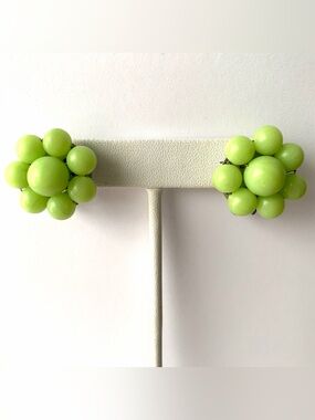 Vintage JAPAN Lime Green Cluster Plastic Earrings Clip Ons Silver Tone Metal